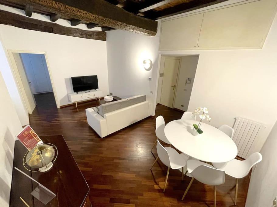Tower Gombito'S Apartment แบร์กาโม ภายนอก รูปภาพ