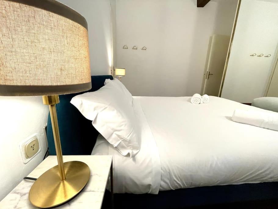 Tower Gombito'S Apartment แบร์กาโม ภายนอก รูปภาพ